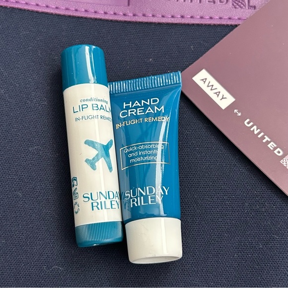 UNITED AWAY 7 Piece Travel Kit - Picture 7 of 10